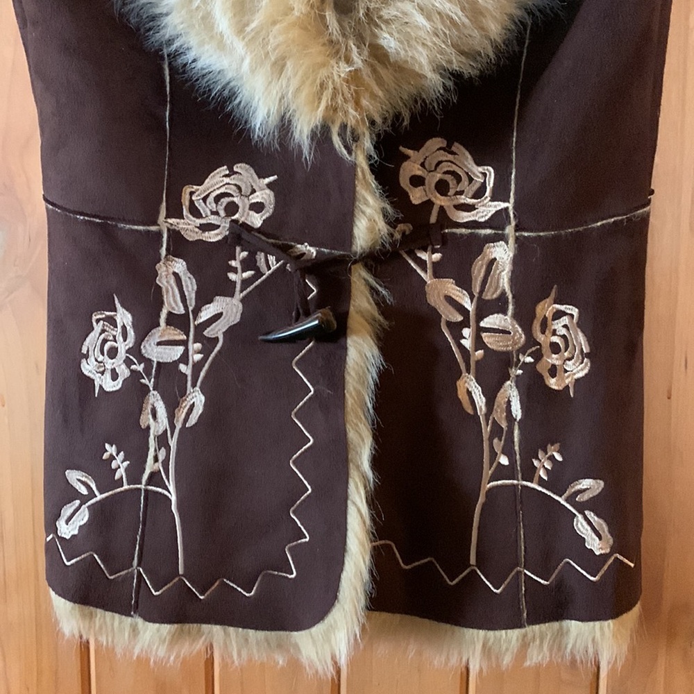 Hopeless Romantic vest - Picture 3 of 6